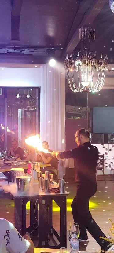 Бармен шоу для взрослых