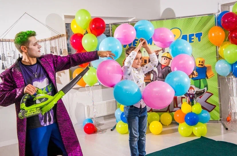 Шоу человек шар